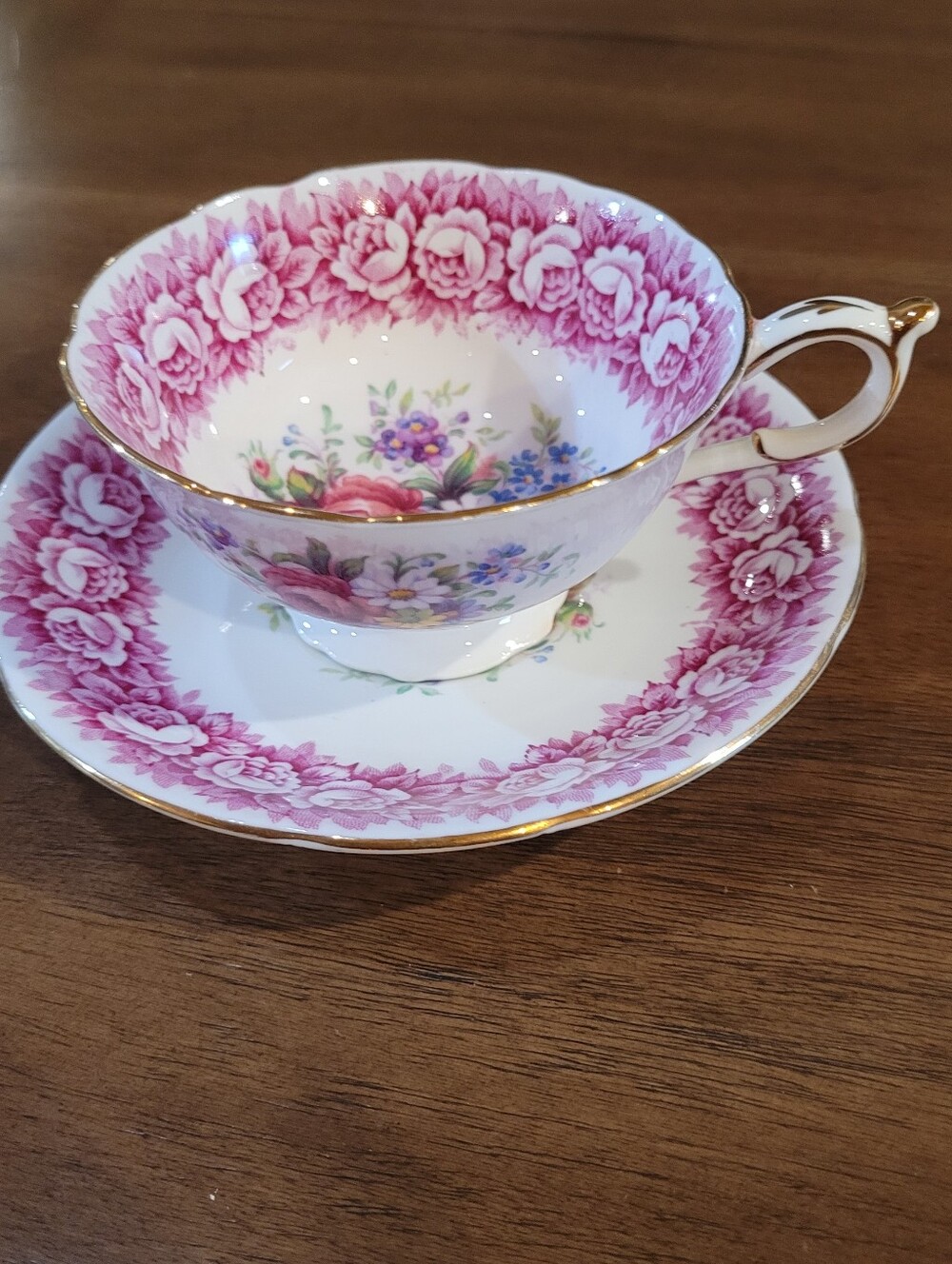 Vintage PARAGON G5601-4 Pink Floral Bone China Teacup and Saucer with Gold Trim